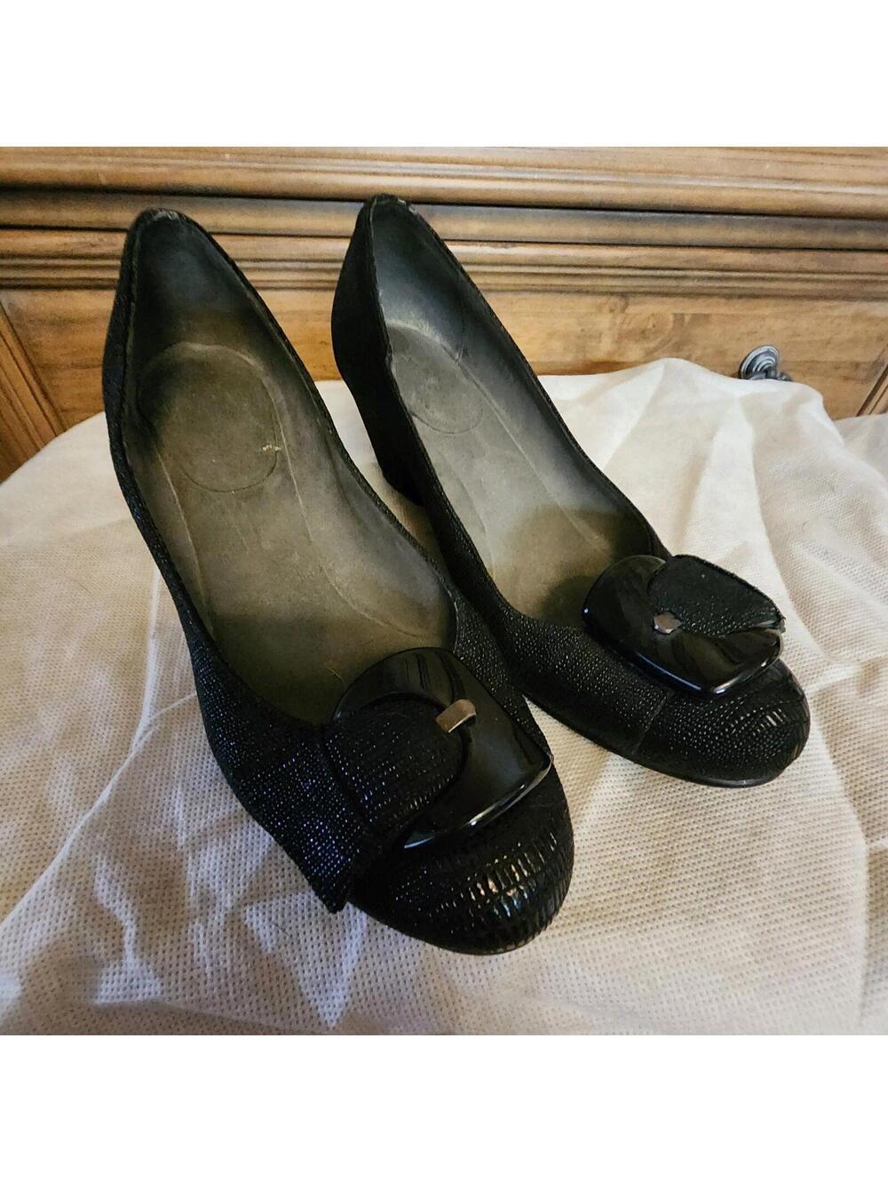 EUC Stuart Weitzman black textured wedge unique fun 7